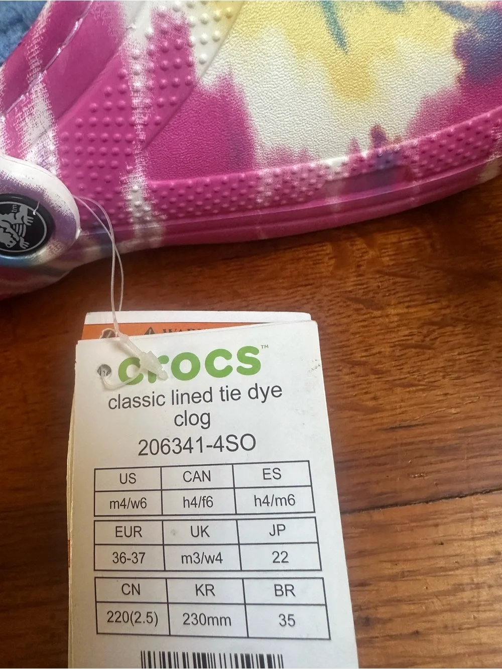 CROCS Kids Tie-Dye Fleece-Lined Clogs in Pink, Blue, Yellow size  m4/w6